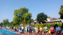 Zuschauer am Becken