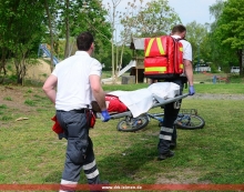 Transport zum Behandlungsplatz